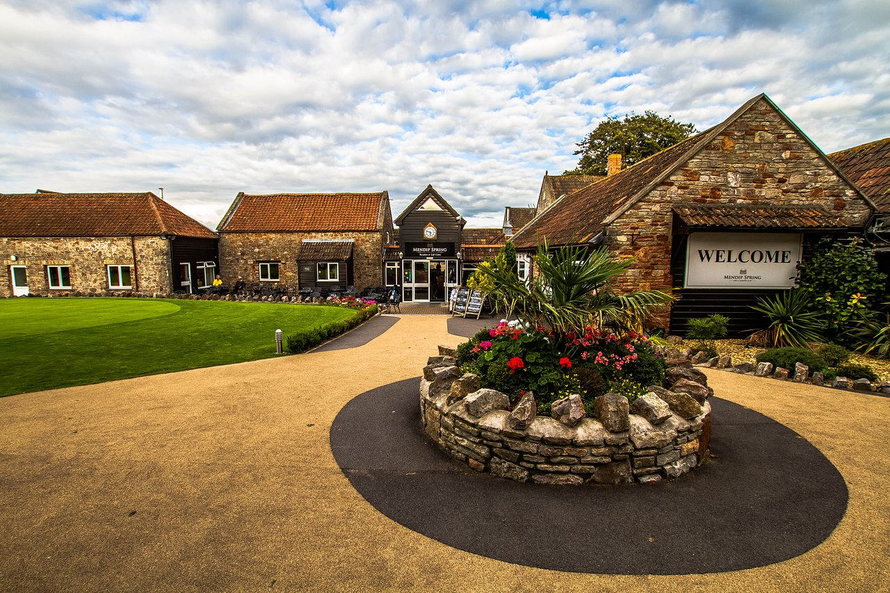 Mendip Spring Golf & Country Club EV Charger Case Study